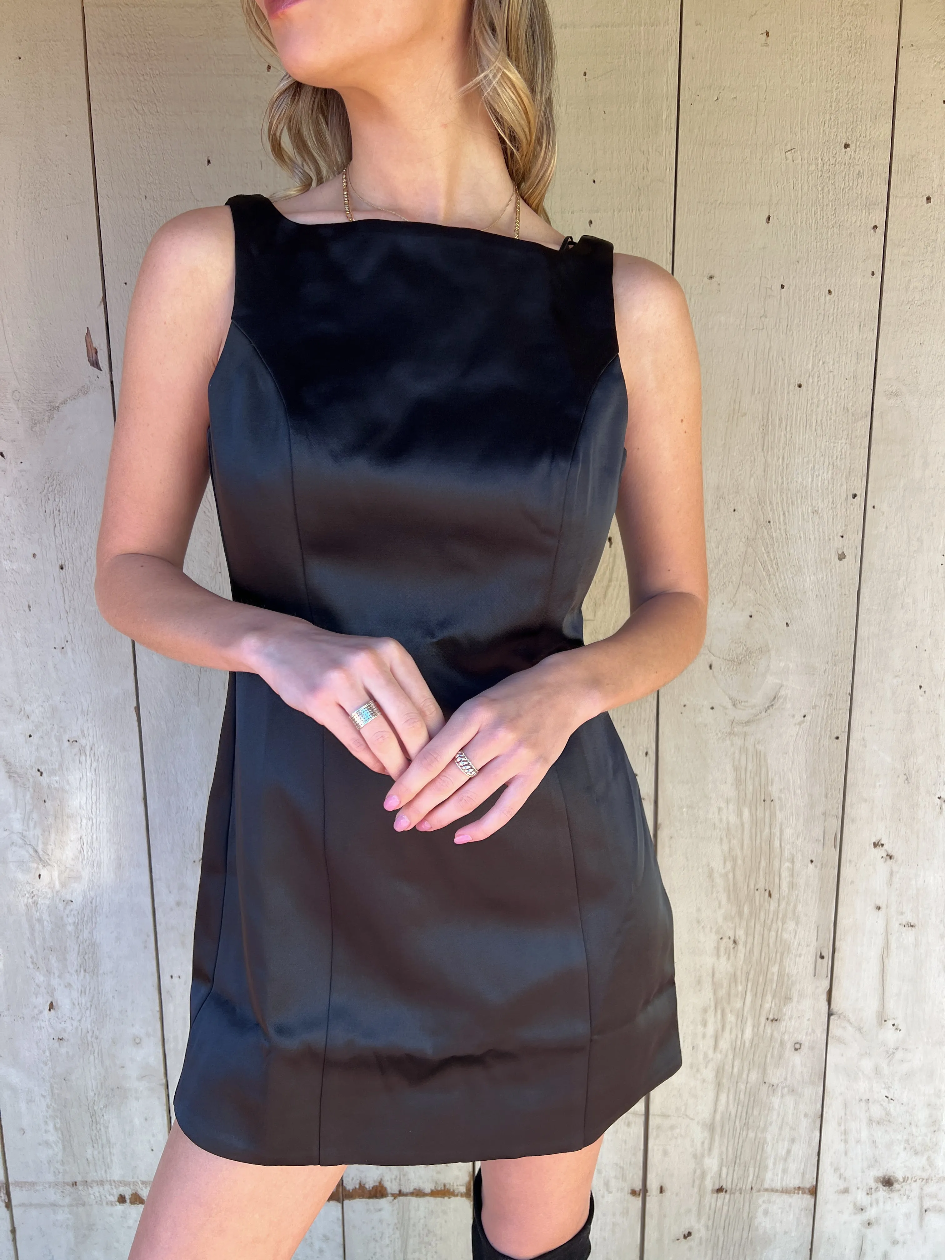 Alisanne Dress in Black