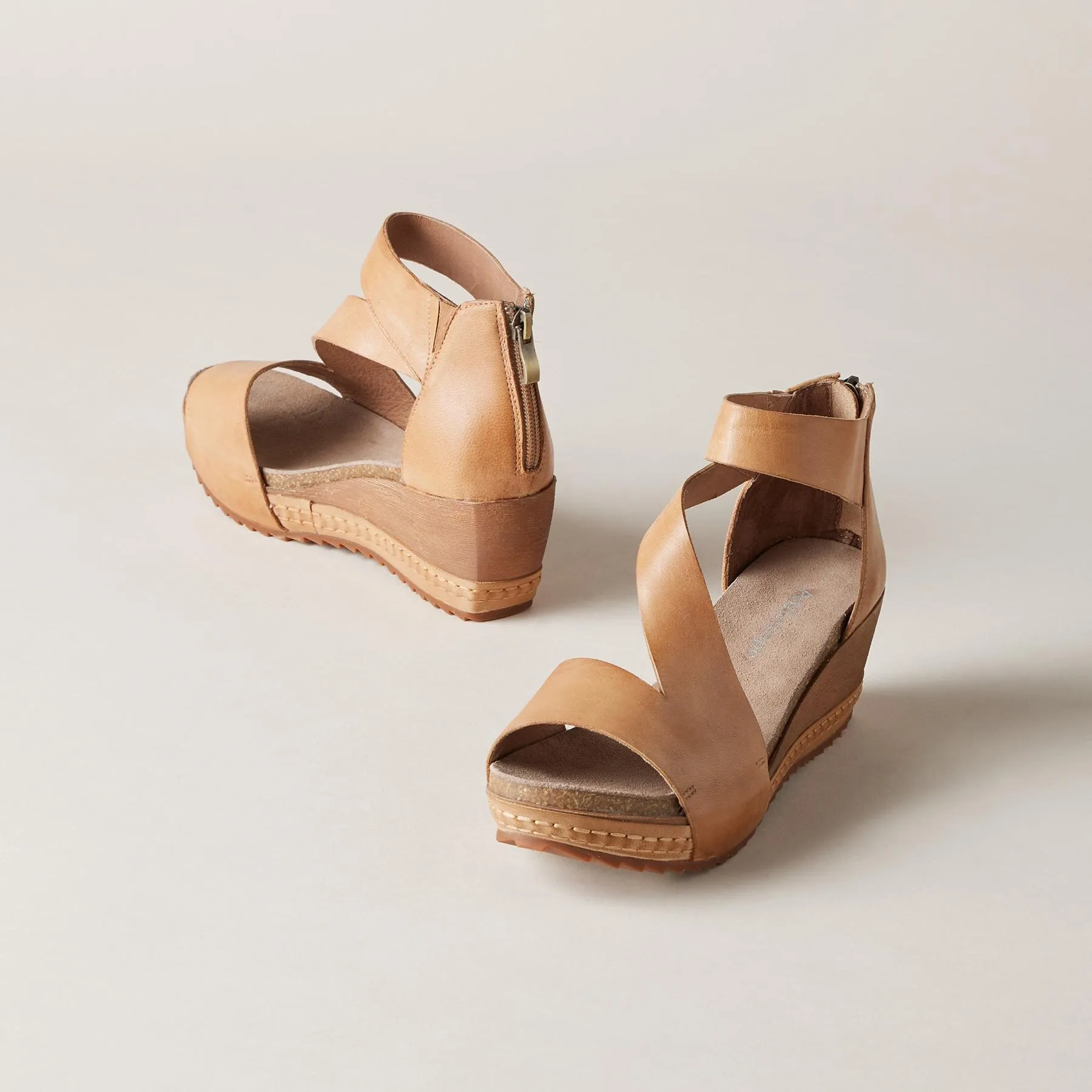 Davi Wedge Sandals