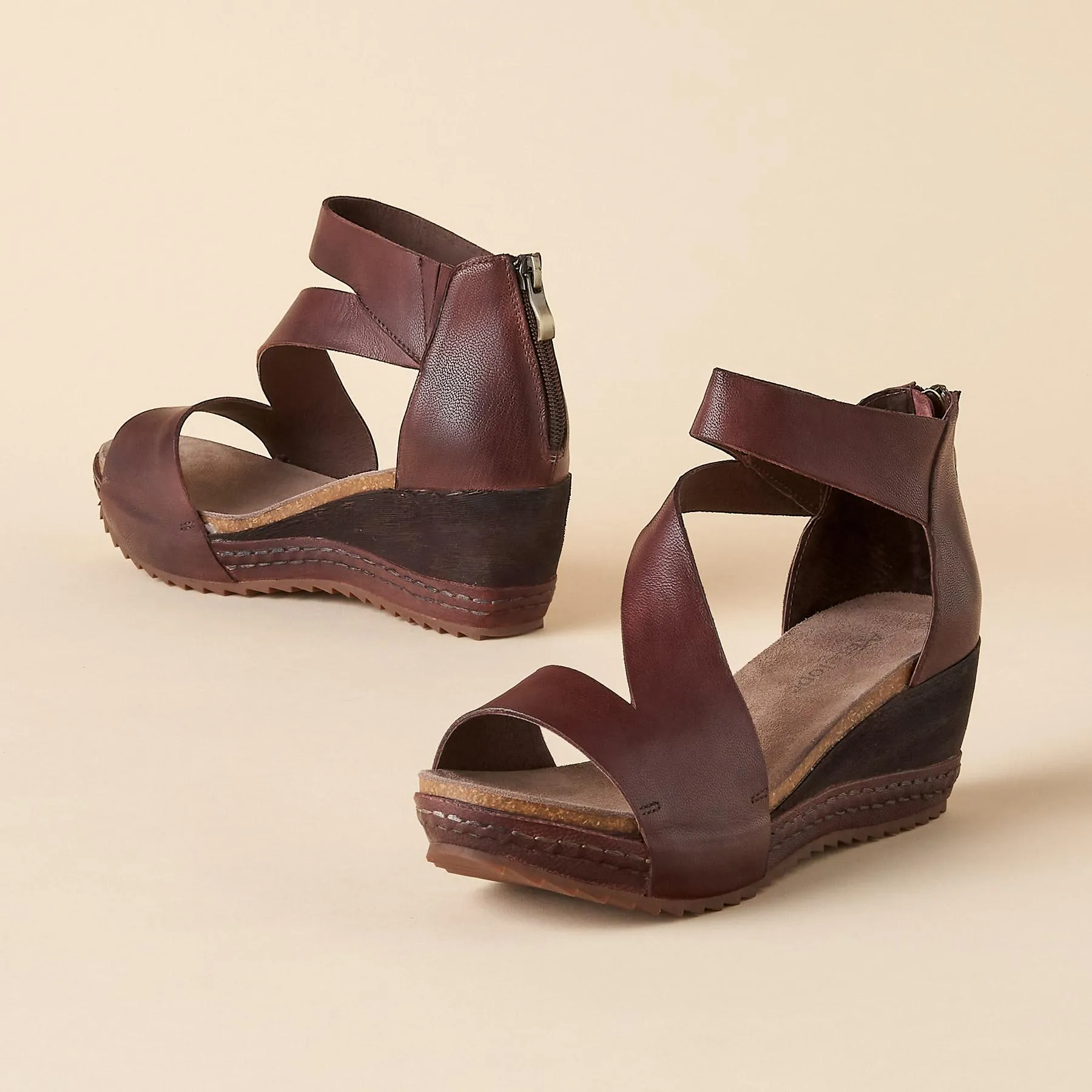 Davi Wedge Sandals