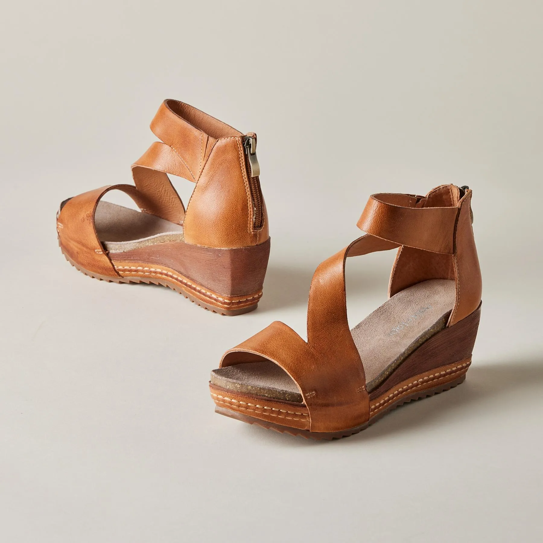 Davi Wedge Sandals