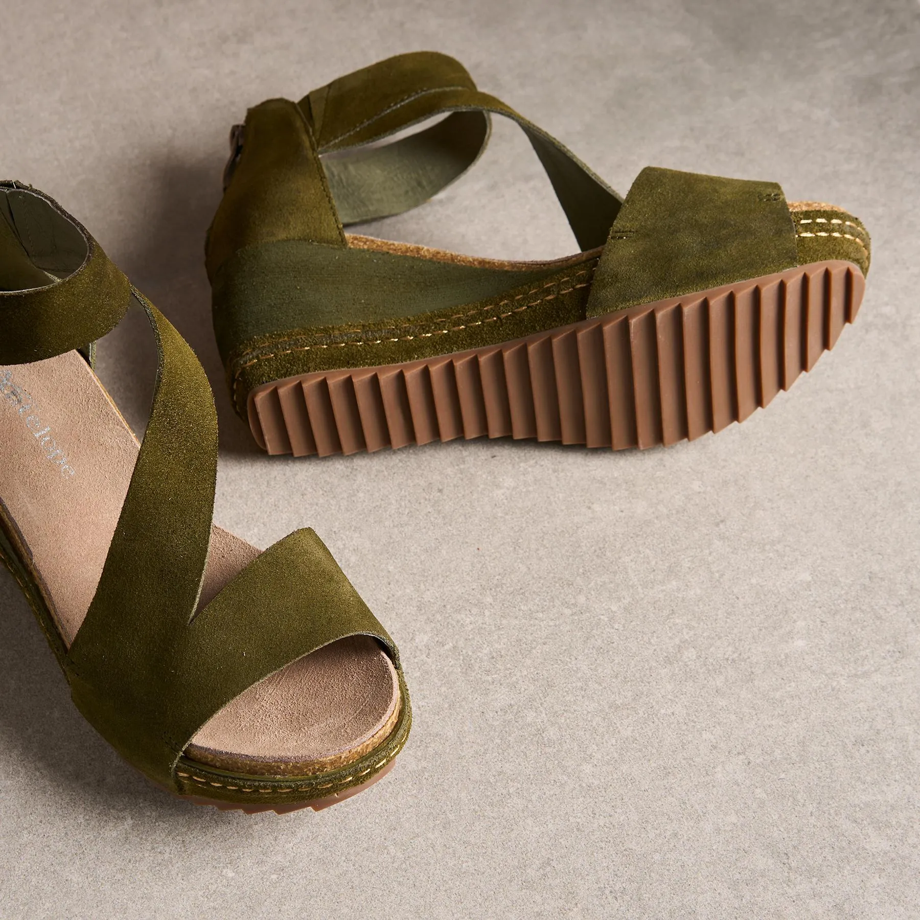 Davi Wedge Sandals