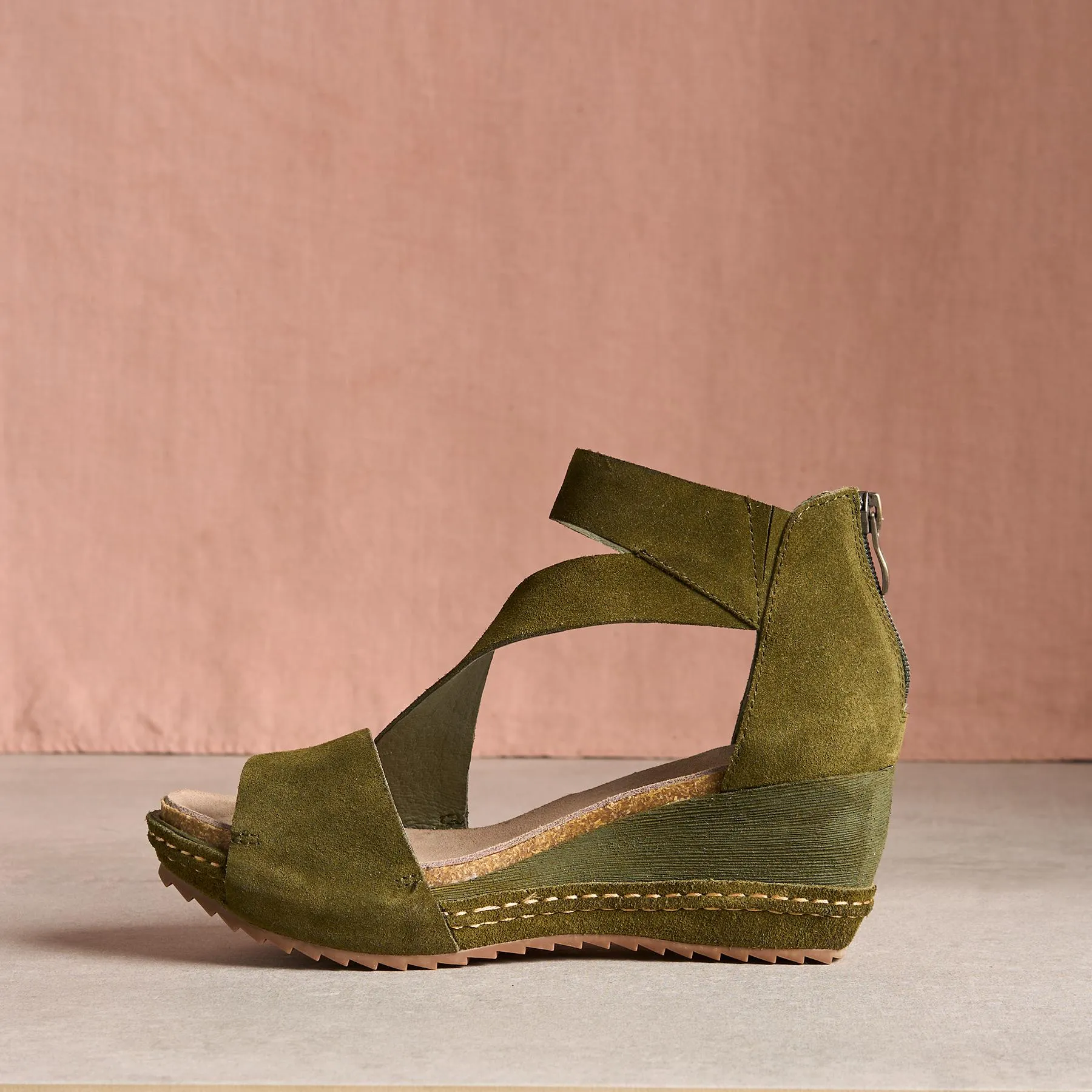 Davi Wedge Sandals