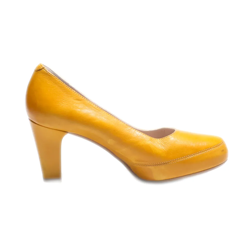 Dorking High-Heel Shoes Leather Yellow Colour For Women