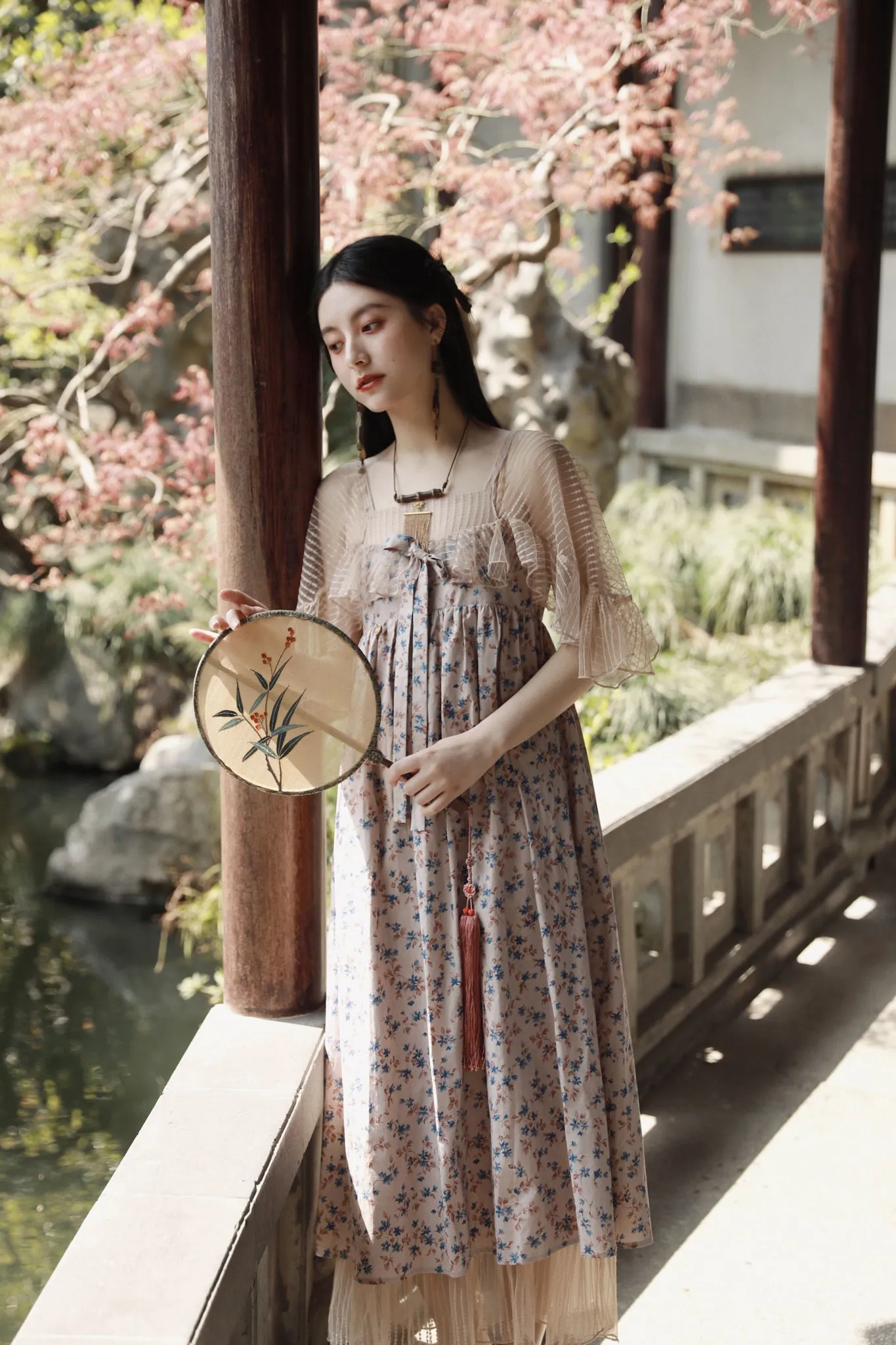 Molifusu | Lam Shawl Lace Dress