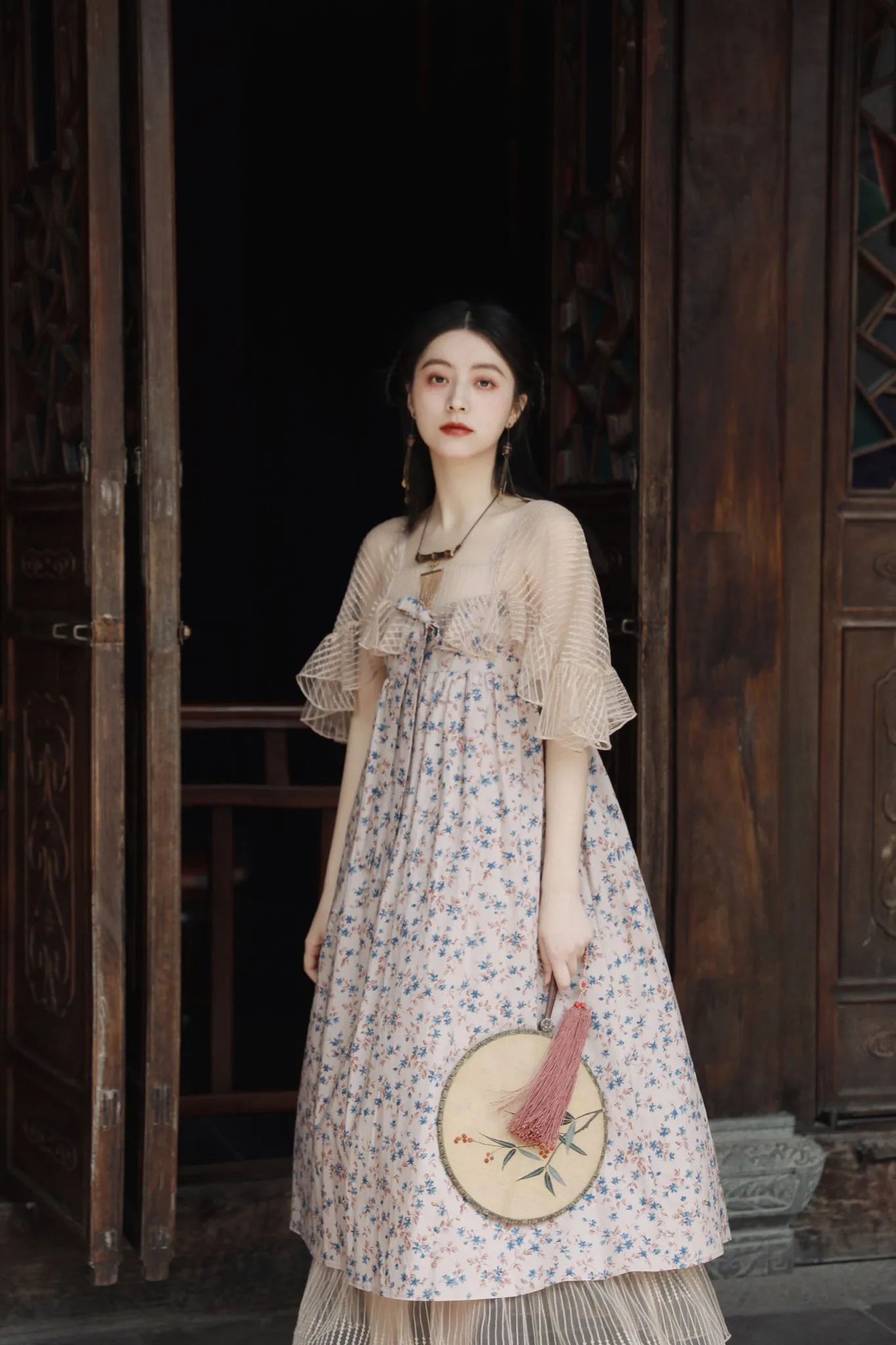 Molifusu | Lam Shawl Lace Dress