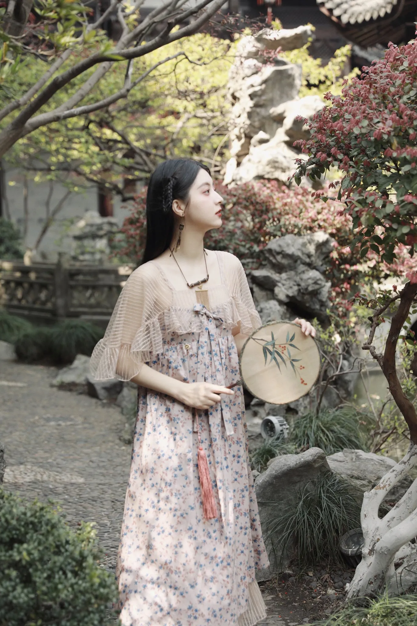 Molifusu | Lam Shawl Lace Dress