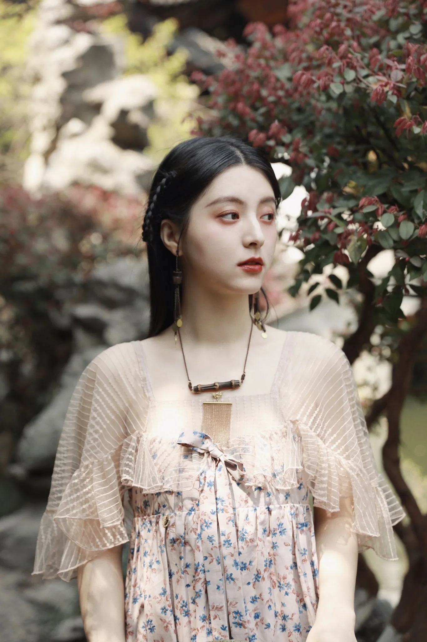 Molifusu | Lam Shawl Lace Dress