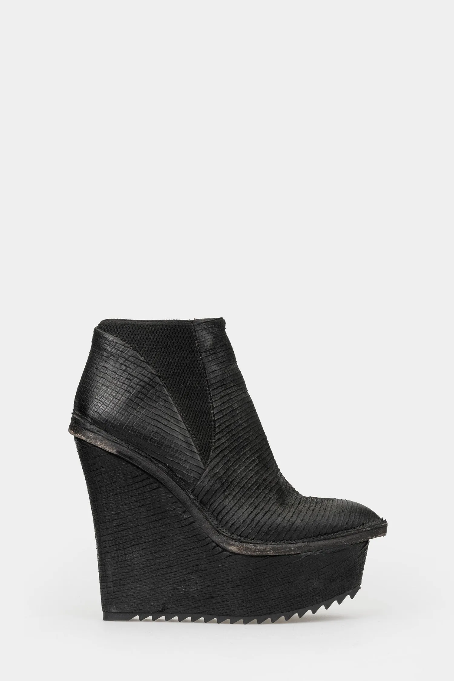 PREACH | Textured leather wedges