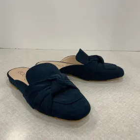 Shoes Flats By Boutique   In Navy, Size: 7