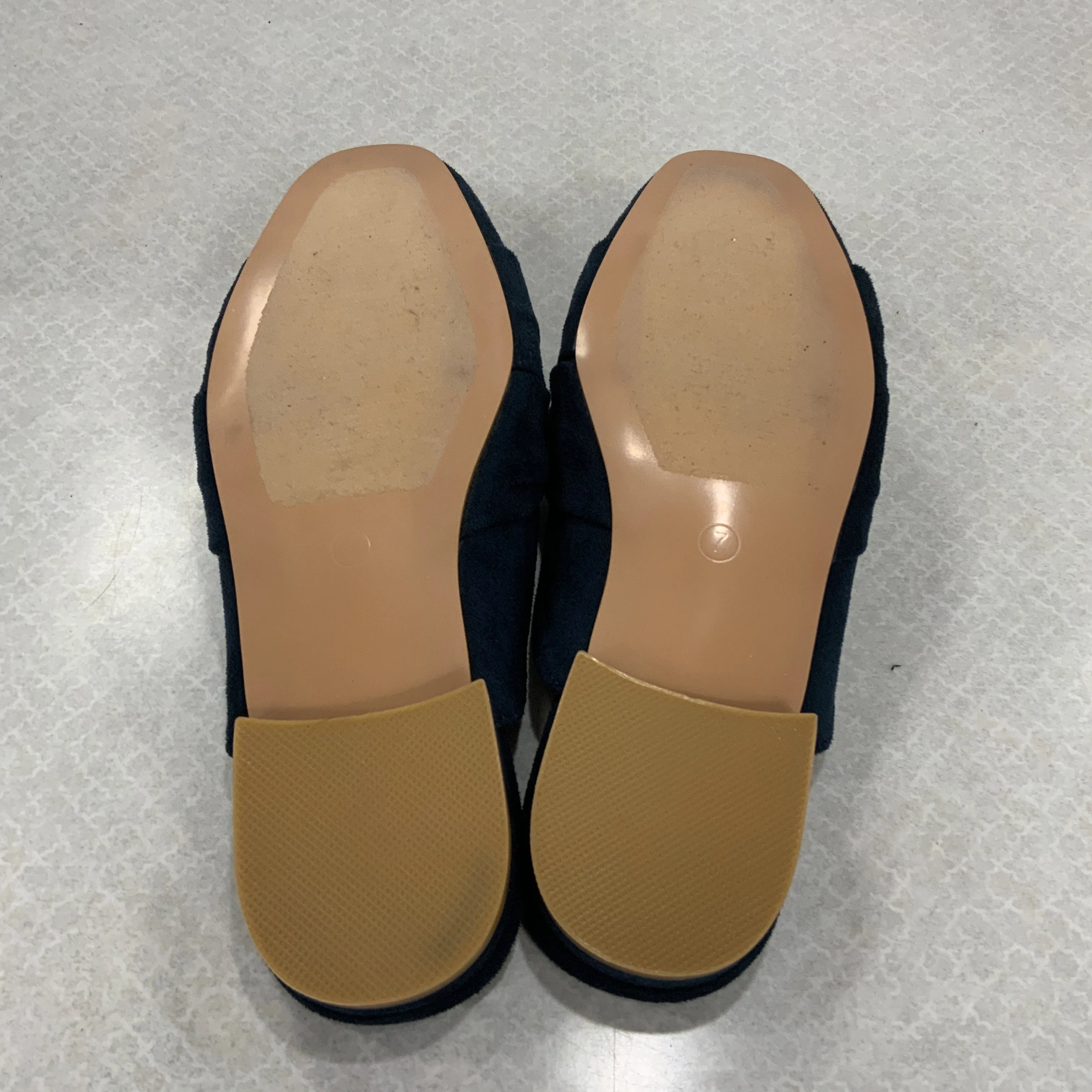 Shoes Flats By Boutique   In Navy, Size: 7