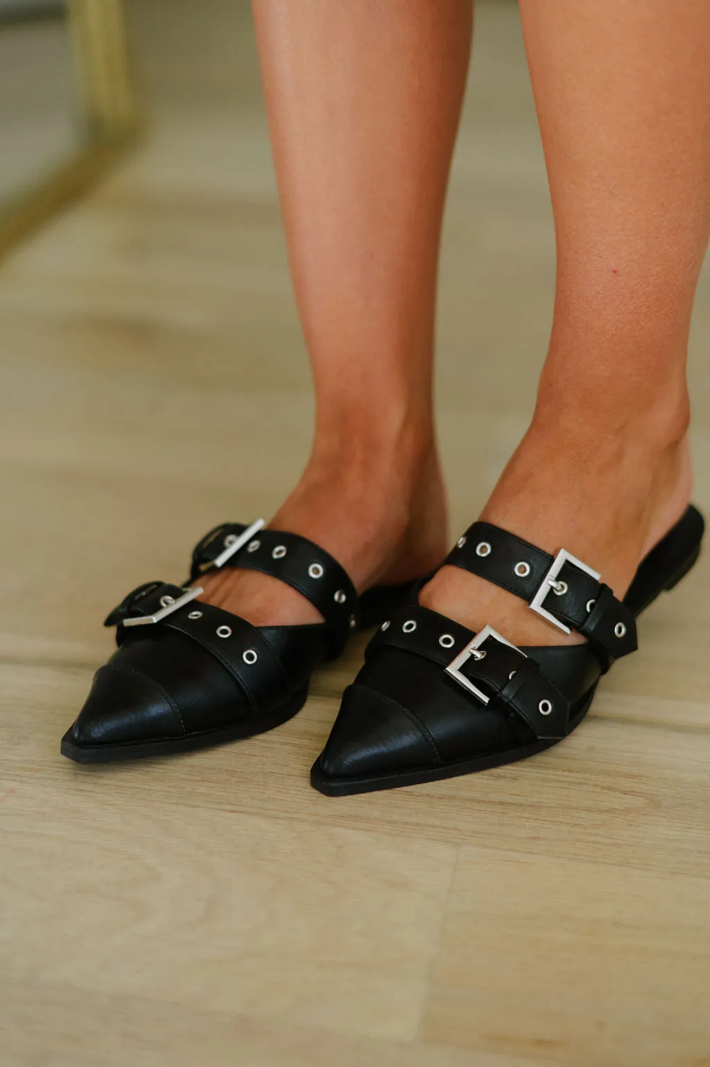 Swirl Buckle Flat-Black/MODEL PAIR SIZE 8