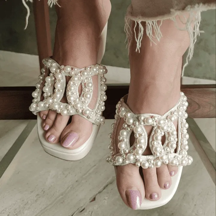 White Pearl Motif Wedges